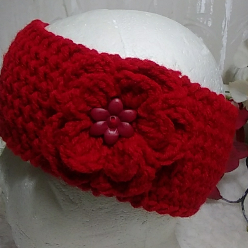 Handmade crochet headband - Picture 2 of 3